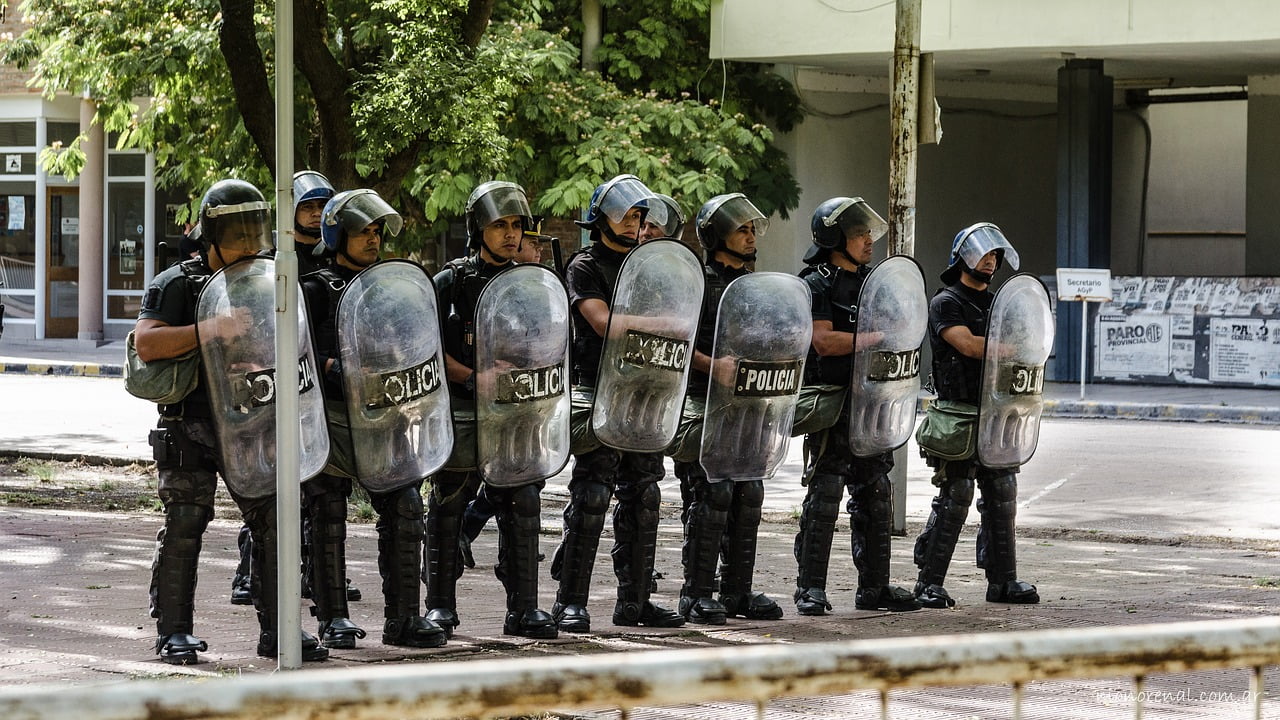 policja protest