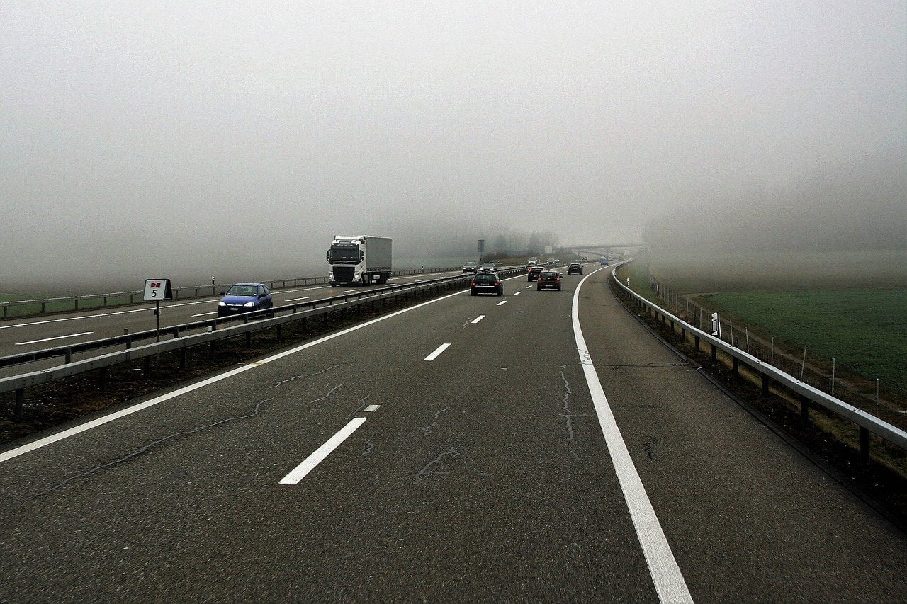 ciężarówka na drodze