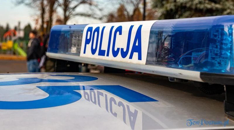 Mężczyzna wypadł z 9. piętra bloku. Jego stan jest bardzo ciężki