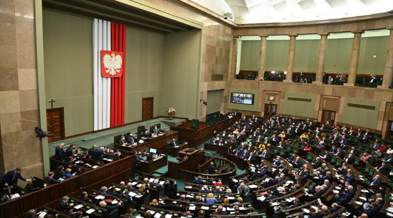 Podwyżki dla posłów, remont i wybory. Koszty utrzymania Sejmu w przyszłym roku biją rekordy