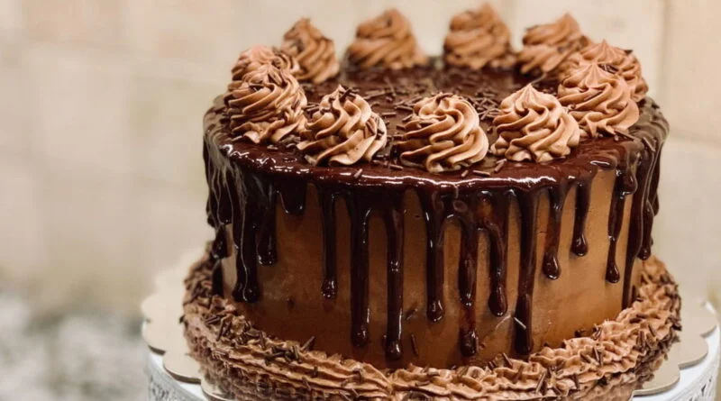 Jak udekorować tort, żeby był estetycznie wyglancowany?
